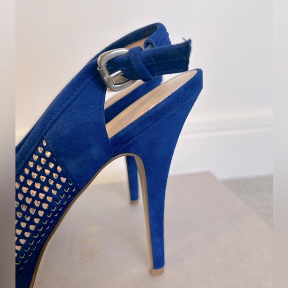 Enzo Angiolini Eascarla Peep Toe Stiletto heel in royal blue colour, size 8.5. - Picture 3 of 11